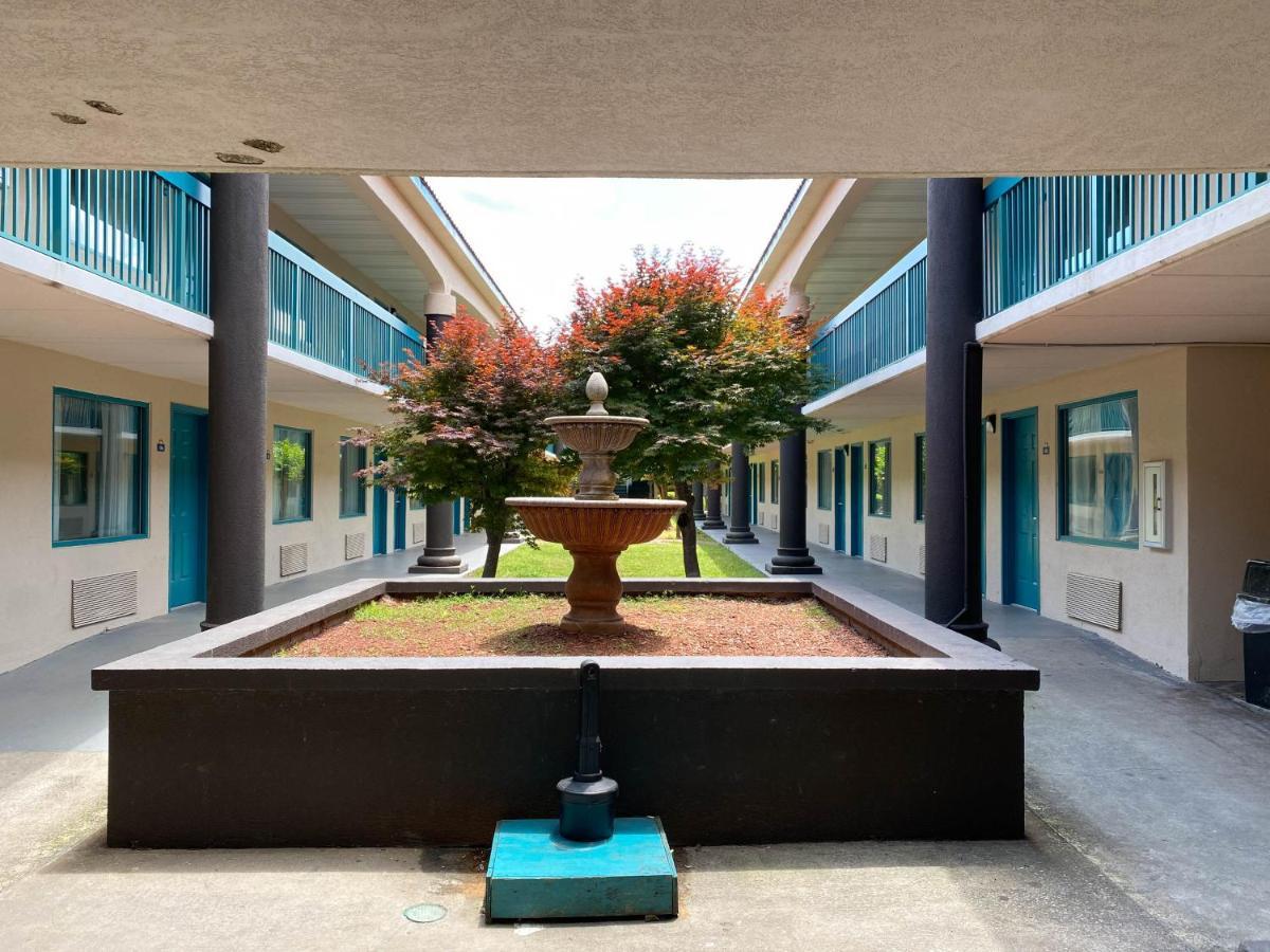 Studio 6 Savannah, Ga- Gateway & I-95 ジョージタウン エクステリア 写真